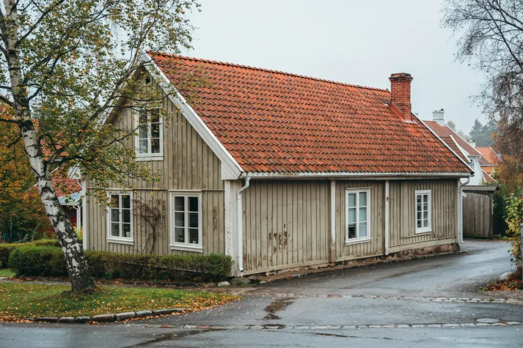 ge huset ett lyft med byte av takpannor s f r du ett h llbart och snyggt tak
